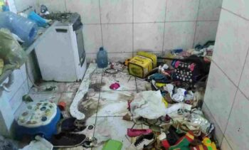 Crianças abandonadas nuas em casa insalubre e sem comida são resgatadas pela PM