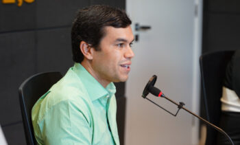 Beto Pereira aponta que os pontos de ônibus no meio da via só trouxeram problemas ao trânsito: “Não encontrei um cidadão que apoie aquela intervenção