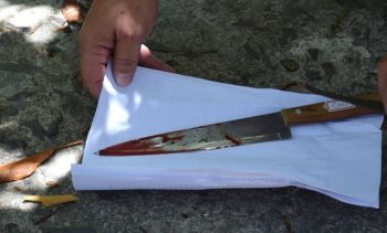 Marido alega traição e esfaqueia esposa no rosto, pescoço, tórax, nuca e nos braços