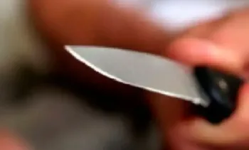 Mãe esfaqueia filho que fica com vísceras expostas após discussão