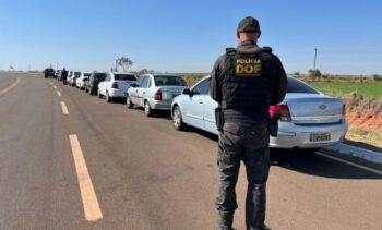 Comboio com onze veículos tenta contrabandear R$ 1 milhão em produtos e é apreendido pelo DOF na MS-379